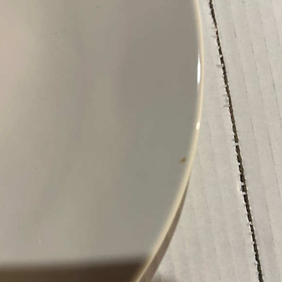 Rae Dunn set of 2 Cream ‘BELIEVE’ Dinnerware Plates for collectors or as a gift - Picture 9 of 9